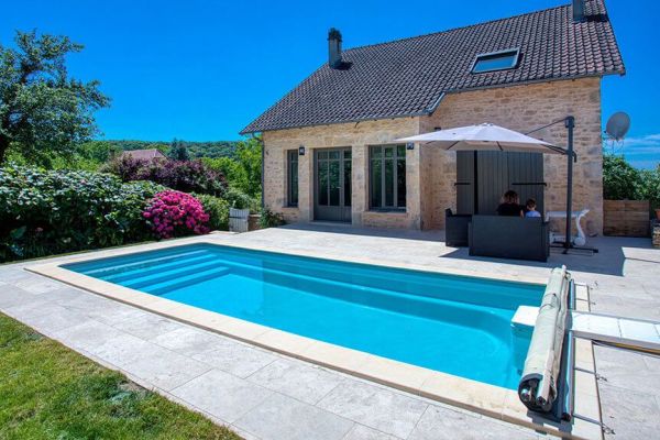 Krono : Piscines coques à fond plat pour un confort optimal à Nantes