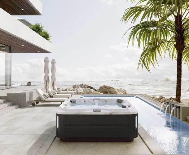 Spa J-385™ : Spa carré 6 places avec 49 jets et cascade élégante