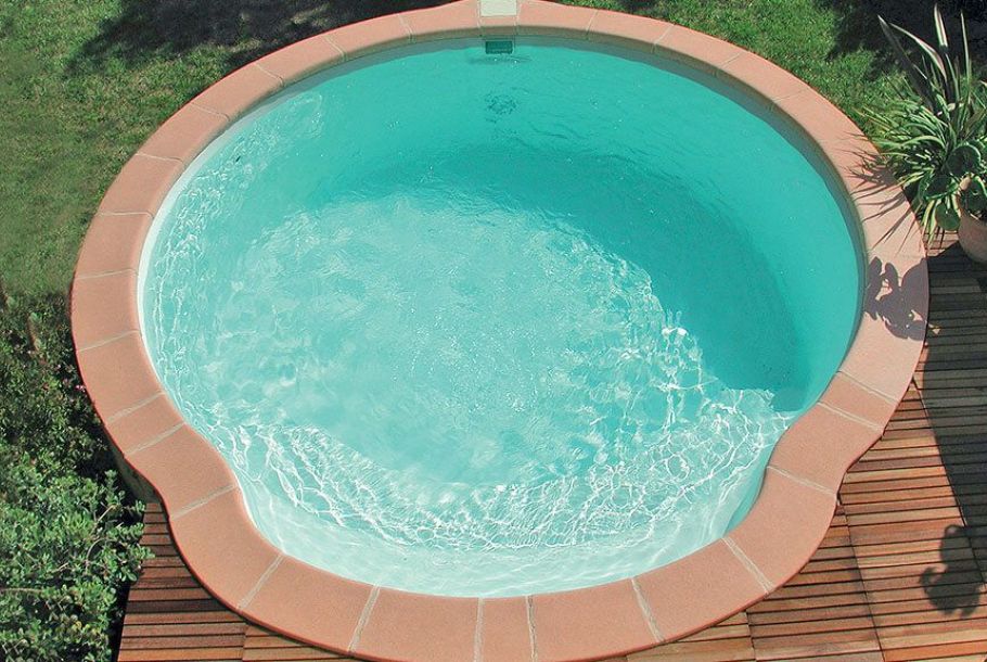 Nacre – Piscine coque ronde design et fond plat à Nantes et Rennes