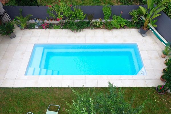Starlite XXL : Piscine Coque Fond Plat Parfaite pour Vos Loisirs