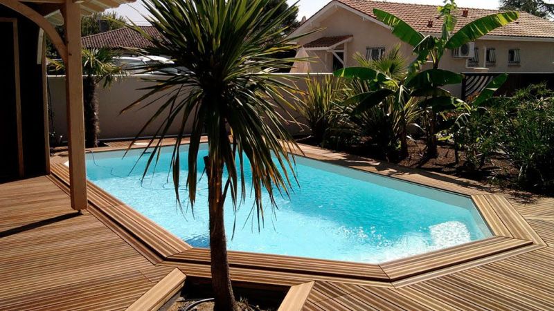 Cristal : Piscine coque compacte avec fond incliné à Nantes et Rennes