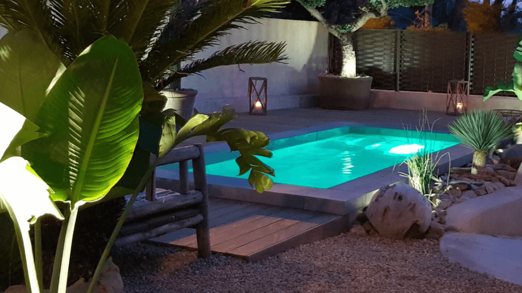 Compact – Mini piscine avec banquette immergée