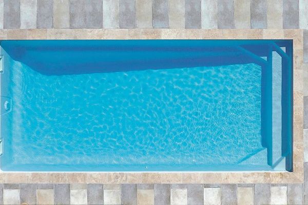 Kryptonite – Piscine rectangulaire à fond mixte