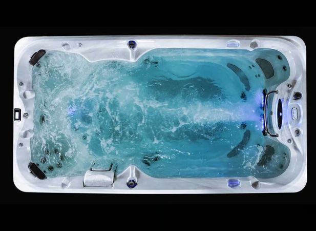 Spa de nage Jacuzzi® J-14 PowerPro™ – Entraînement fluide et récupération ciblée pour nageurs exigeants