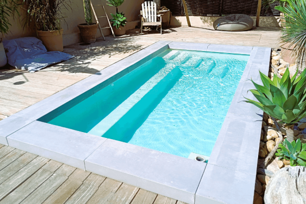 Compact – Mini piscine avec banquette immergée