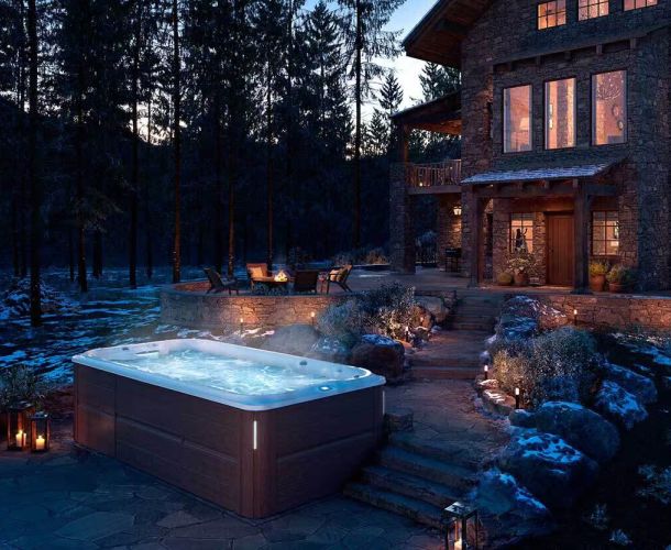 Spa de nage Jacuzzi® J-16 PowerPro™ – Nage fluide, entraînement complet et récupération ciblée