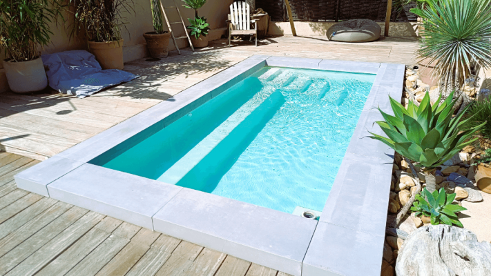 Compact – Mini piscine avec banquette immergée