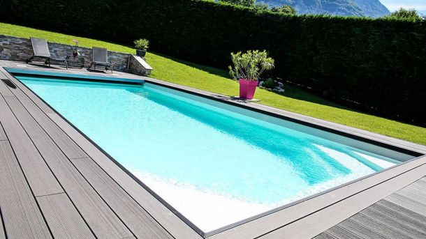 Célestine – Piscine moderne avec banquette et sécurité