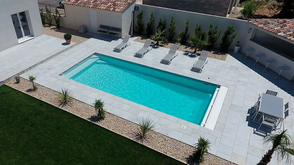 Kryptonite – Piscine rectangulaire à fond mixte