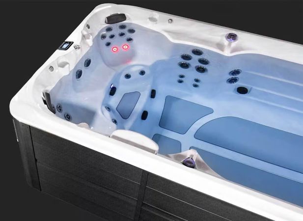 Spa de nage Jacuzzi® J-14 PowerPro™ – Entraînement fluide et récupération ciblée pour nageurs exigeants